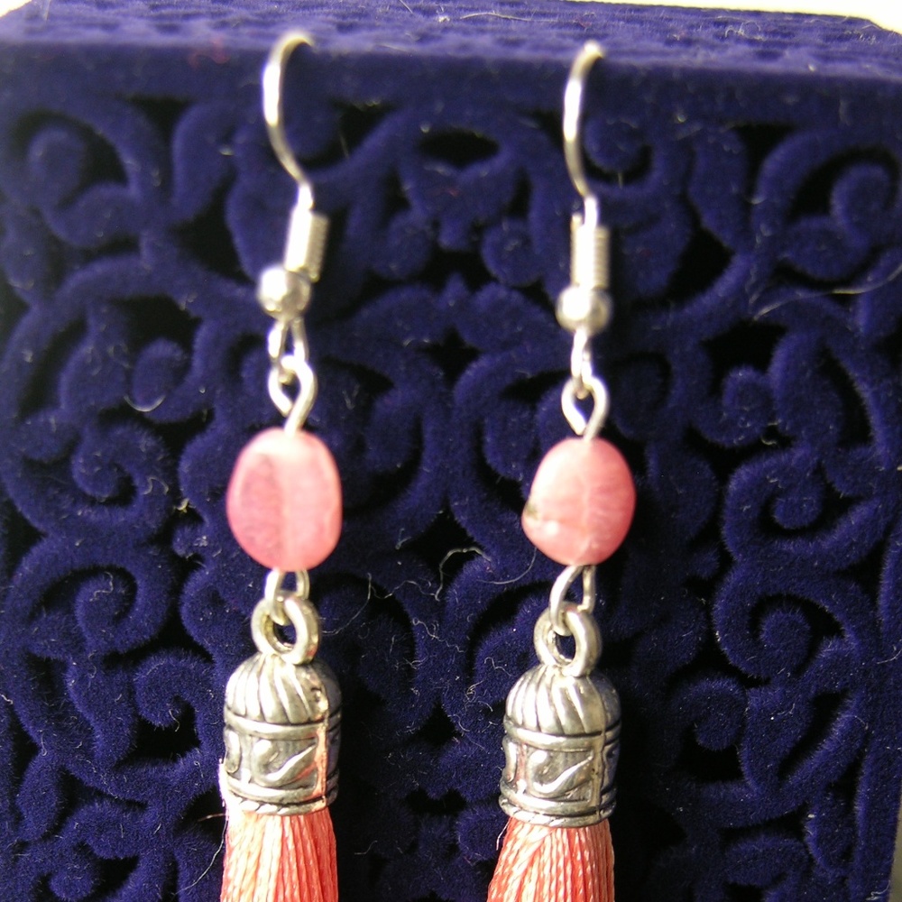 Last Pair Pink Handmade Silk Tassel Dangle Earring - Picture 3 of 3